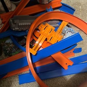 Hot wheel tracks